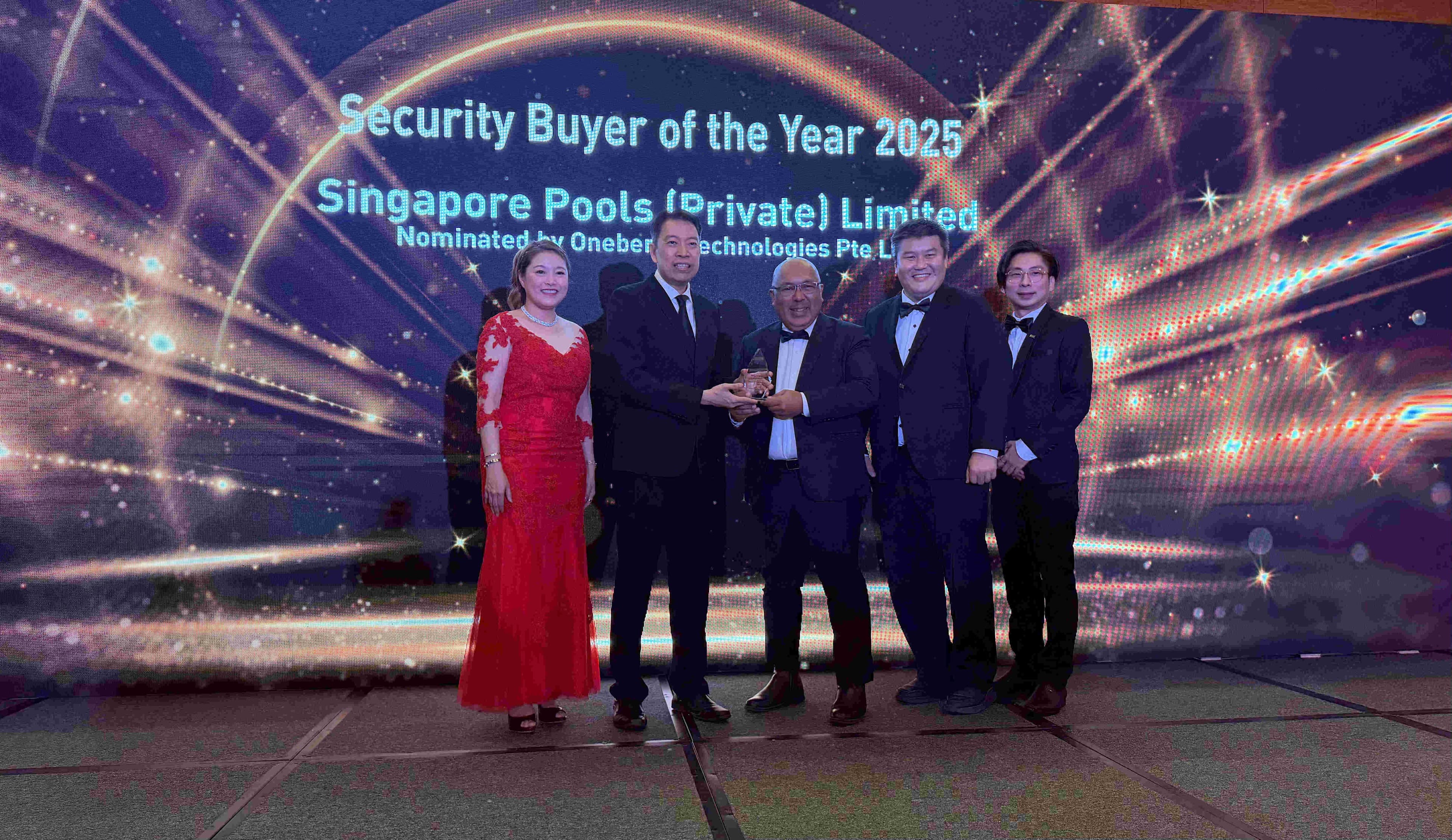 Singapore Pools receiving the Security Buyer of the Year 2025 award.